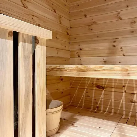 Nedi'S Loft: Pool Table And Sauna Apartment