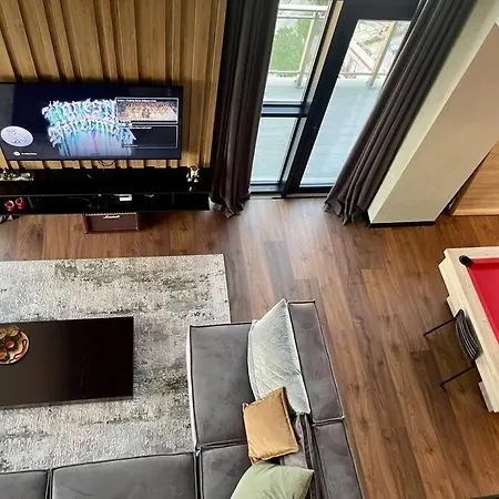 Apartment Nedi'S Loft: Pool Table And Sauna *