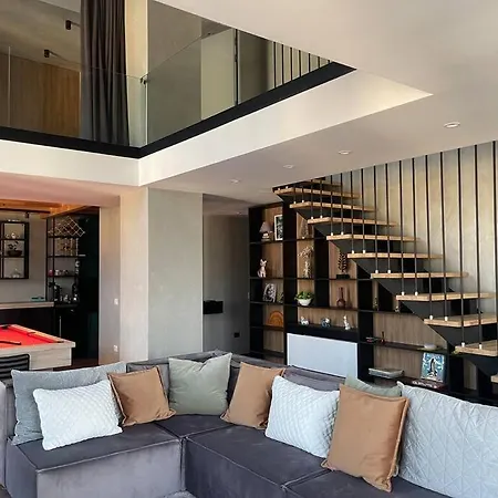 Nedi'S Loft: Pool Table And Sauna Apartment *